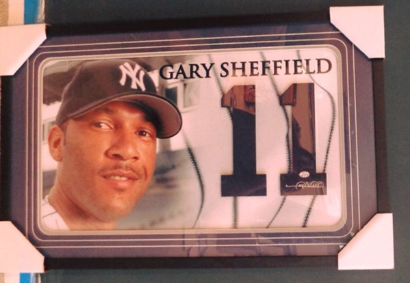 Gary Sheffield Yankees Signed Letter on Panoramic Photo Framed New Never Been Hung Approx 30x20"