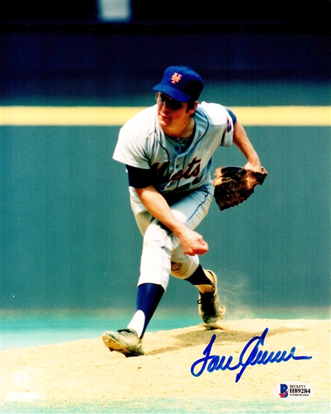 Tom Seaver Signed New York Mets Pitching Action 8x10 Photo Beckett