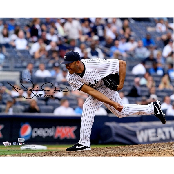 Mariano Rivera New York Yankees Autographed 16" x 20" Pitching Photograph