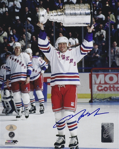 New York Rangers Captain Mark Messier Signed 8x10 Photo Holding The Stanley Cup 
