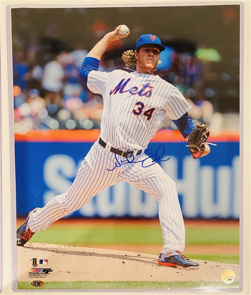NY METS  NOAH SYNDERGAARD HAND SIGNED 16x20" PHOTO.