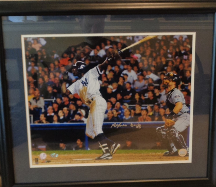 Alfonso Soriano Yankees Signed Framed 16x20 "ROOKIE HR" Photo Comes with COA incl Pic of Signing No Reserve