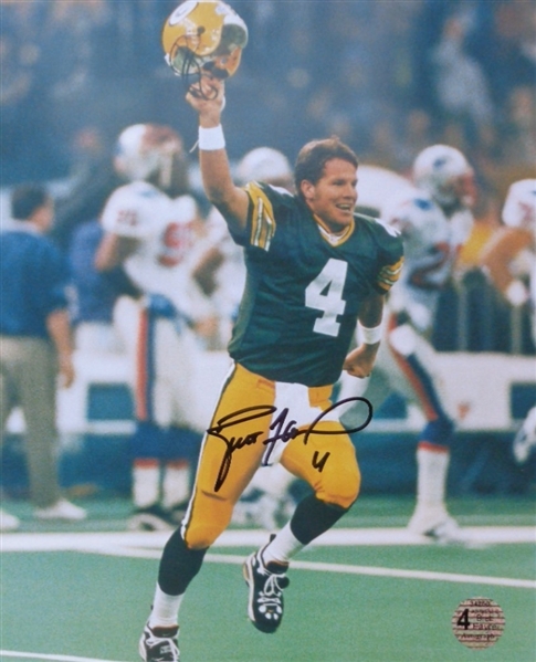 Brett Favre Signed 8x10 Photo Celebrating after SB XXXI Comes w/ Favre Hologram & COA No Reserve