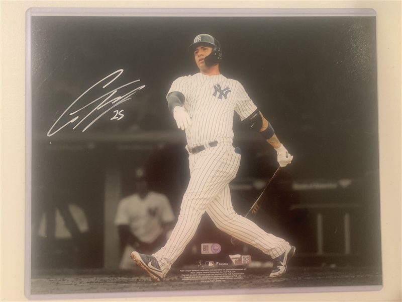 New York Yankees Shortstop Gleyber Torres Signed 11x14 Batting Photo (Fanatics Hologram)