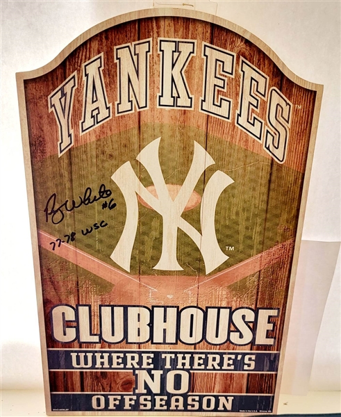 NEW YORK YANKEES CLUBHOUSE WOODEN SIGN SIGNED BY ROY WHITE 77-78 WSC INSCRIPTION 