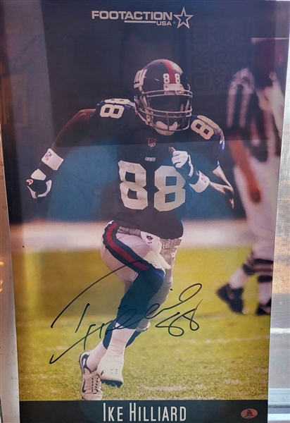 NEW YORK GIANTS IKE HILLIARD SIGNED 17X11" PHOTO