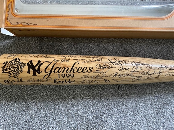 New York Yankees Heavy Hitters Replica Signatures Collectible 1999 WS Bat 